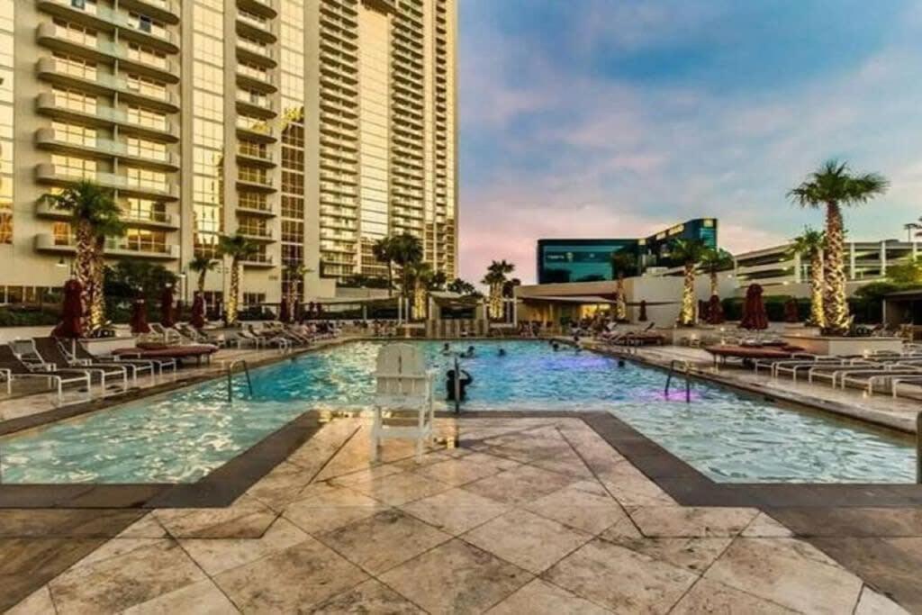 37Th Floor Penthouse - No Resort Fees - Strip View - Mgm 37807 Las Vegas Ngoại thất bức ảnh